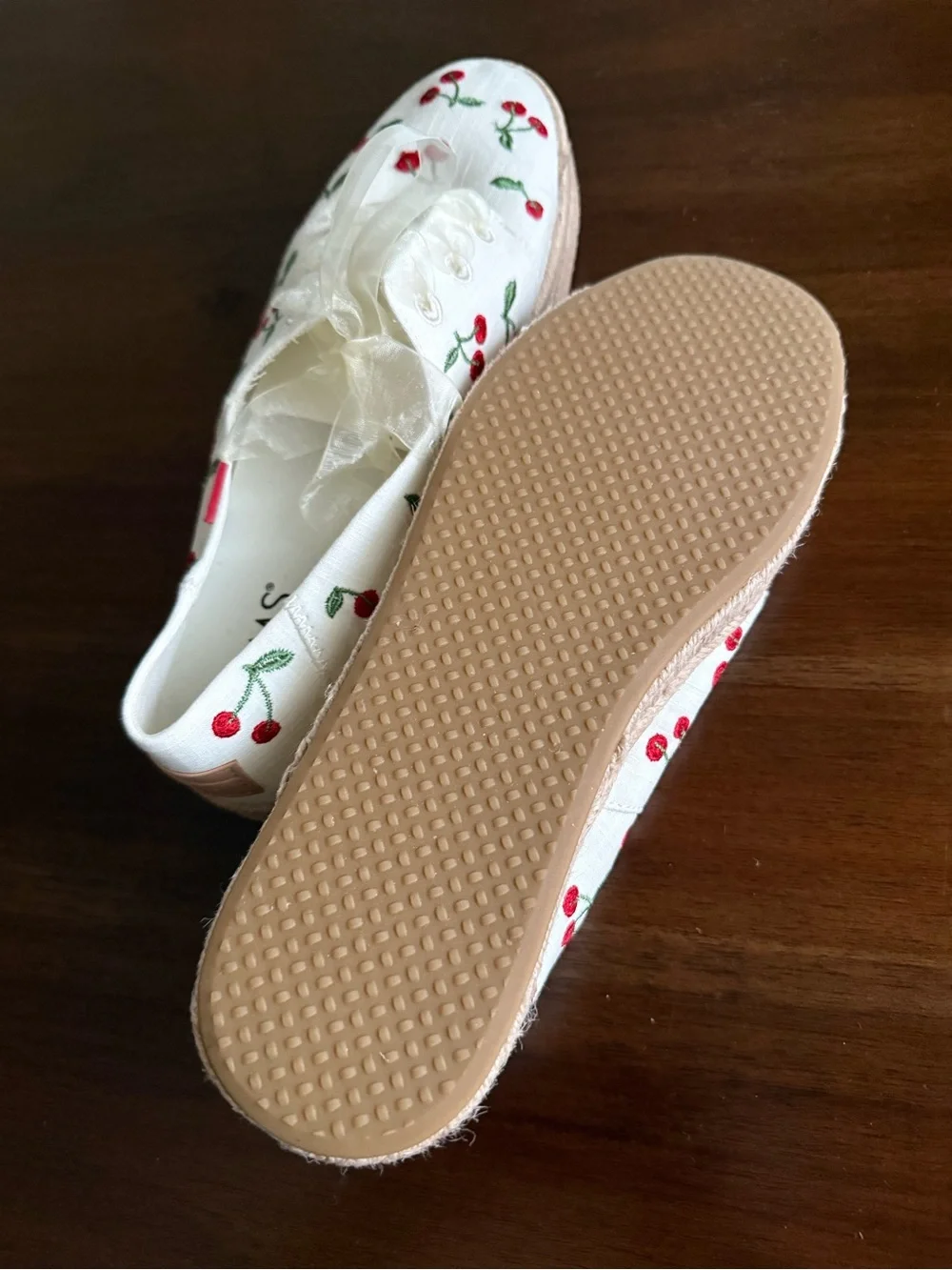 TOMS Carolina Lace-Up Espadrilles Croquette 🍒 Cherries Embroidery Sneaker 9 NWOT